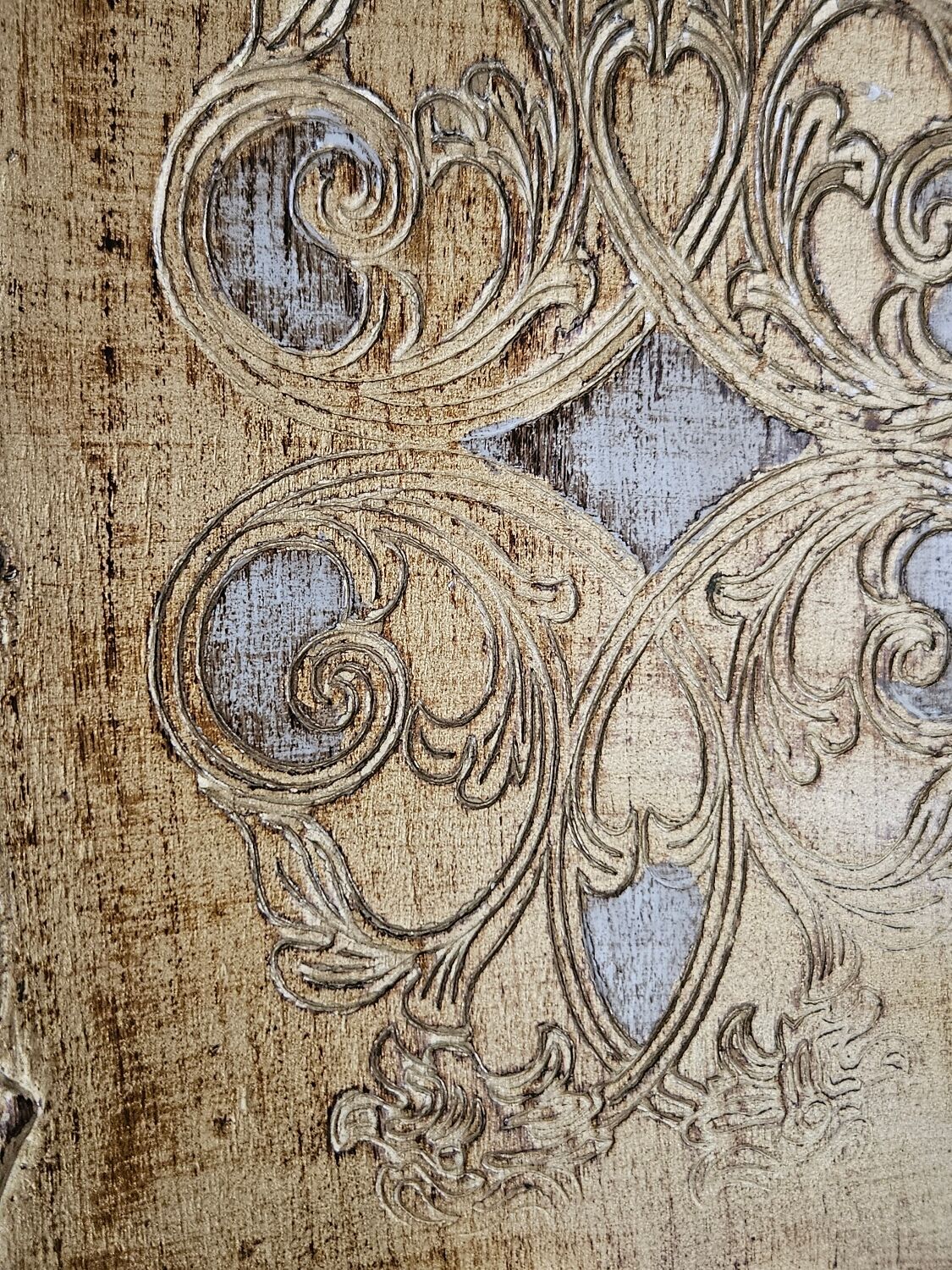 Florentine gilded wooden top