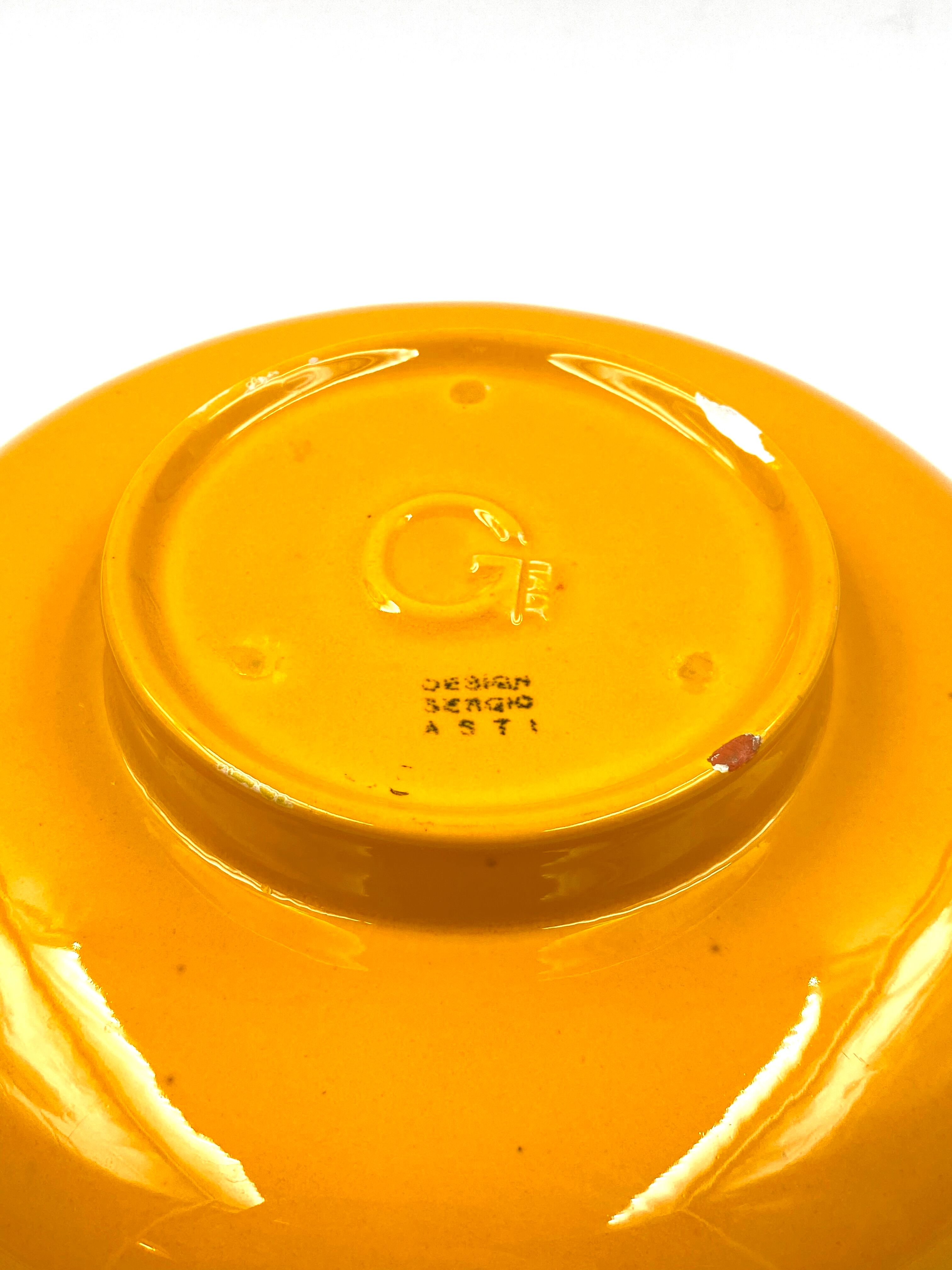 Sergio Asti, Yellow ceramic sculpture / box, Gabbianelli Italy ca. 1971