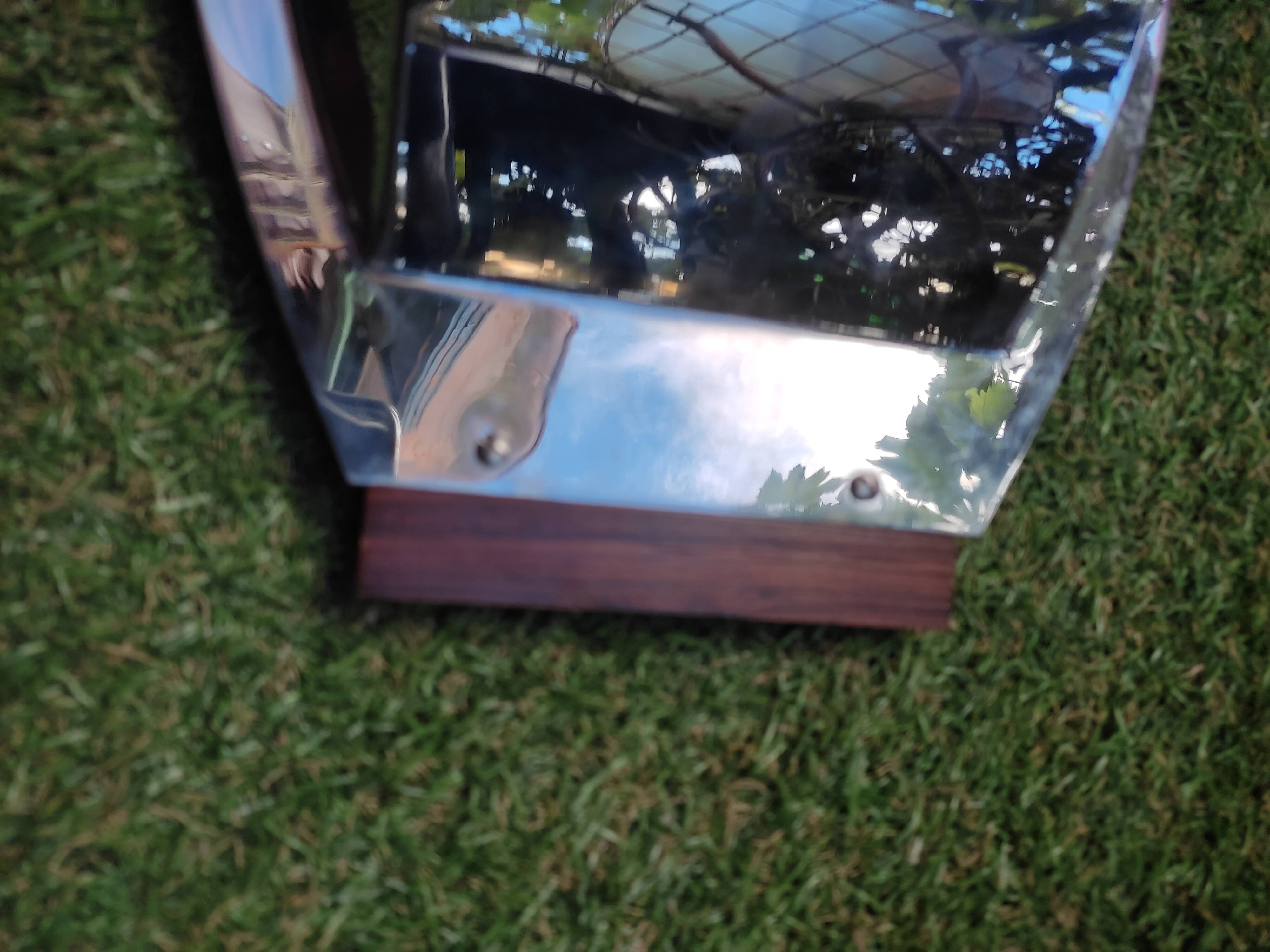 Art deco dish in stainless steel and teak