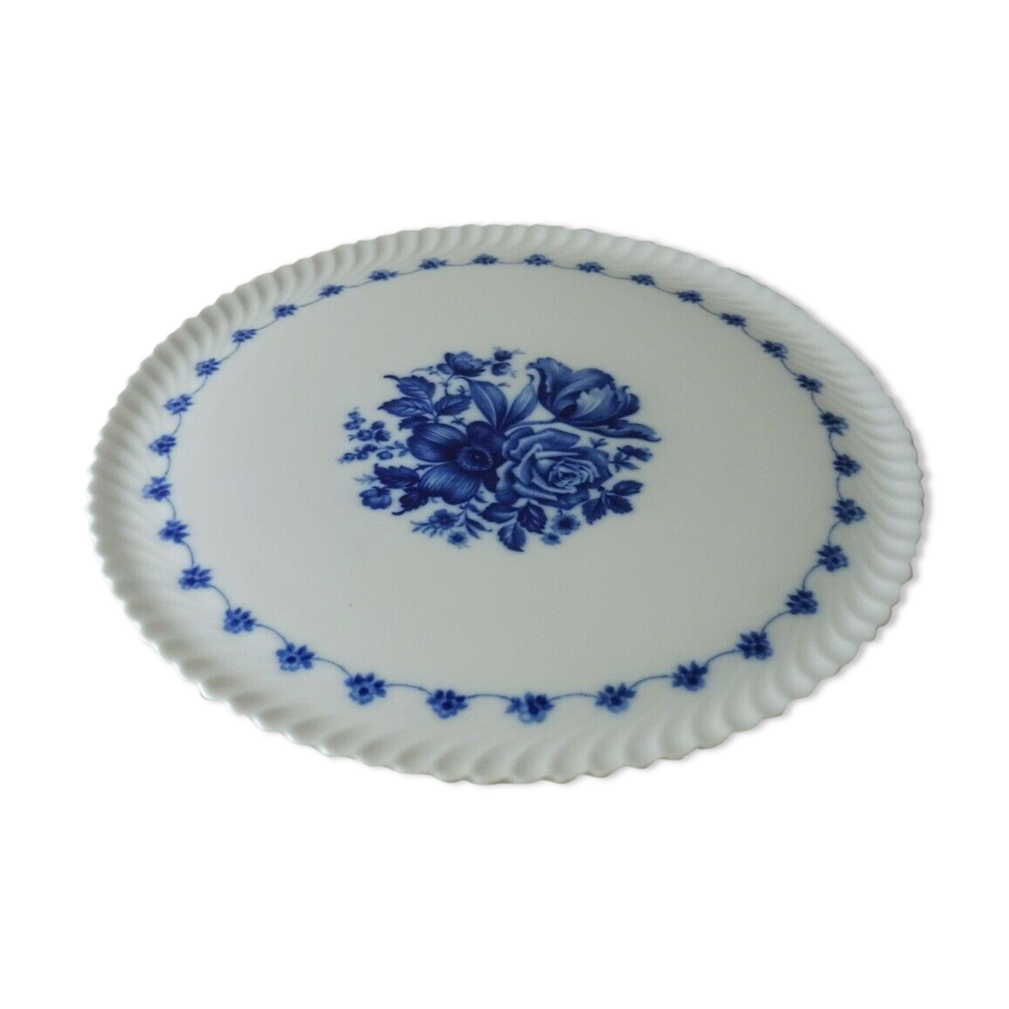 Old standing cake dish, flower décor