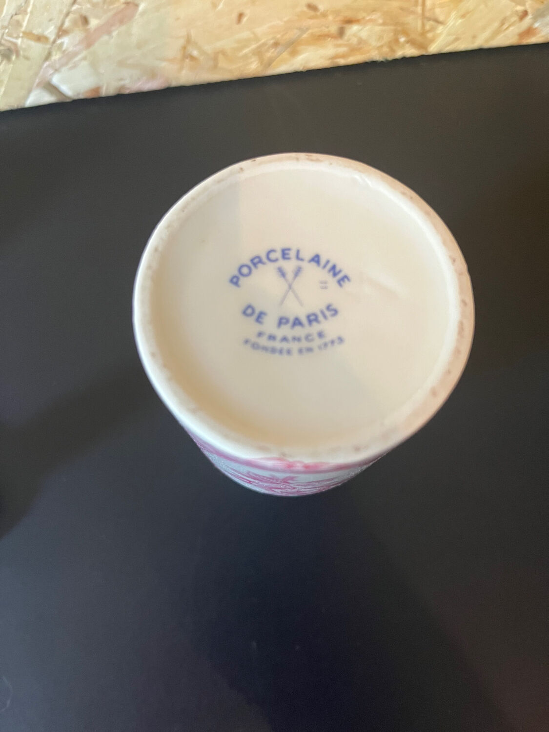 Set of porcelain pots of paris