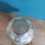 Lampe salon salle globe art déco liseré doré base laiton dp 0723030