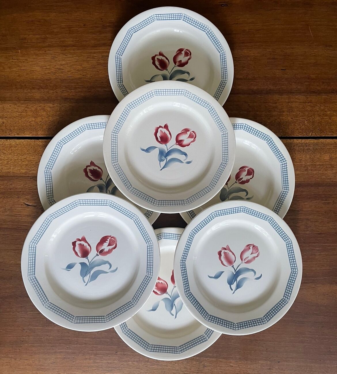 Flat plates Digoin tulips