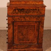 Davenport desk in burr walnut and inlays from the first part of