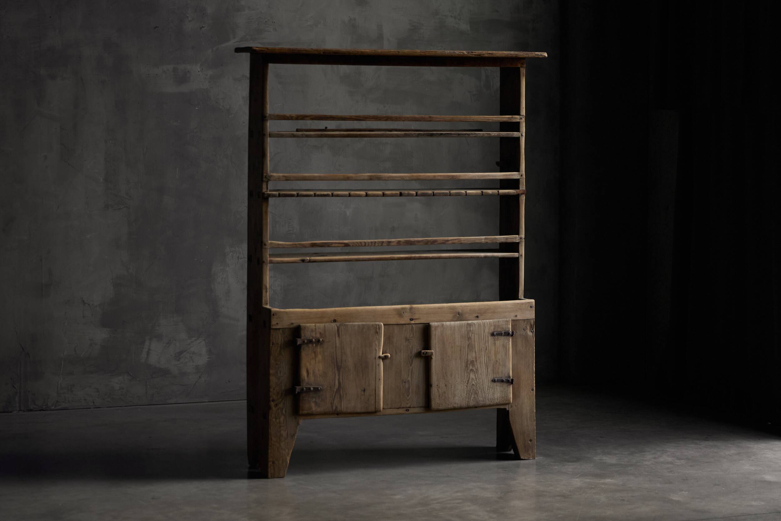 Cabinet rustique primitif, France, 19e siècle