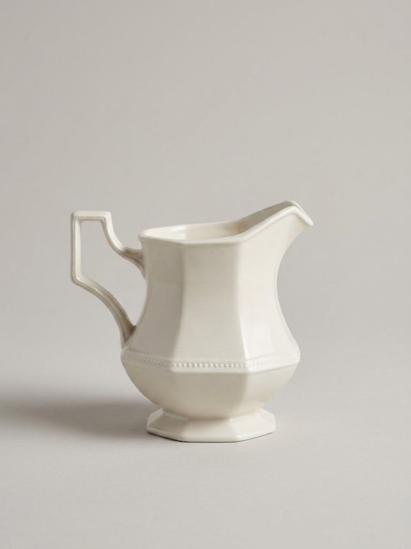 Milk jug / earthenware pitcher Johnson Bros - Heritage - Made in England