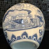 Large Chinese ceramic pot