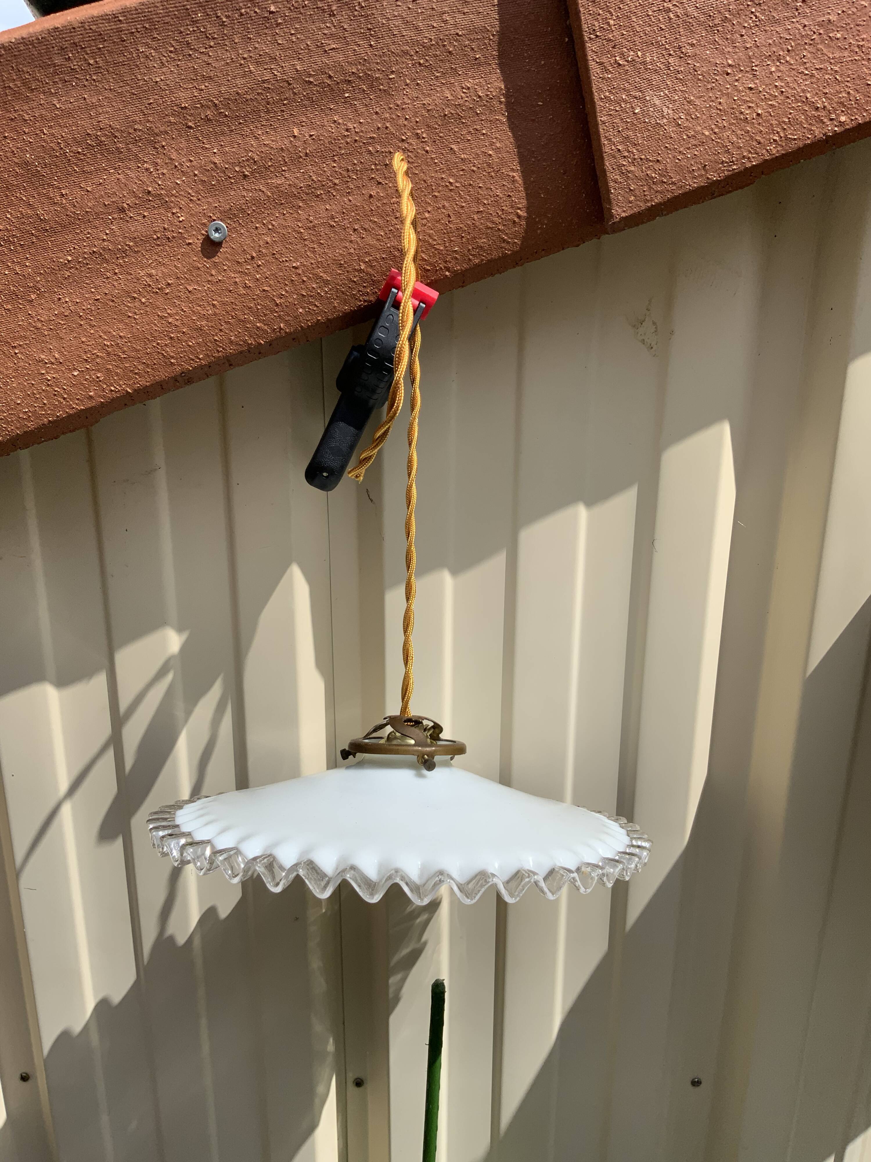 Vintage opaline suspension white wavy threads and gold socket retro firm style