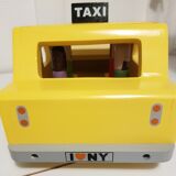 Jouet en bois taxi
