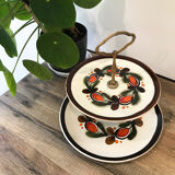 Servant with dessert floors