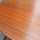 Table scandinave