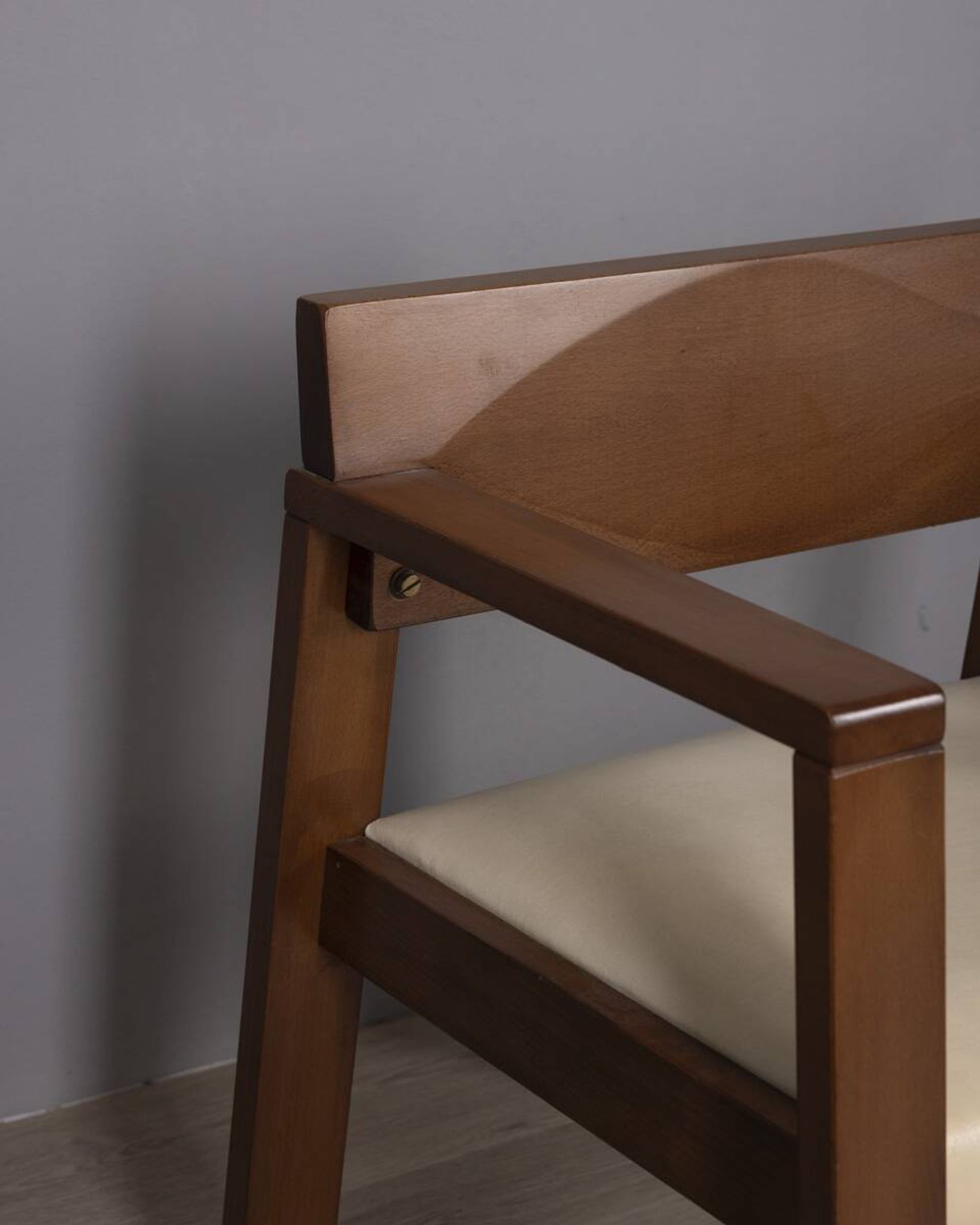 Vintage italian armchair in wood and leather, 1980s