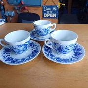 3 tasses et sous tasses vintages
