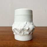 German mid-century white porcelain box with lid and shell motif by Kaiser, 1960s.