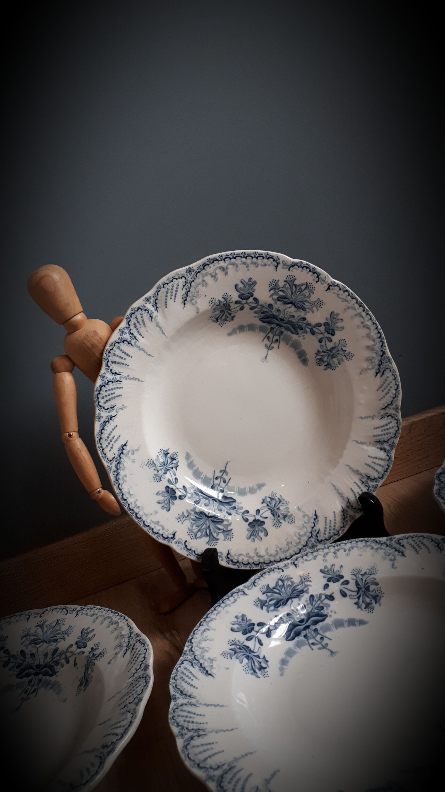 Set 6 hollow plates regency