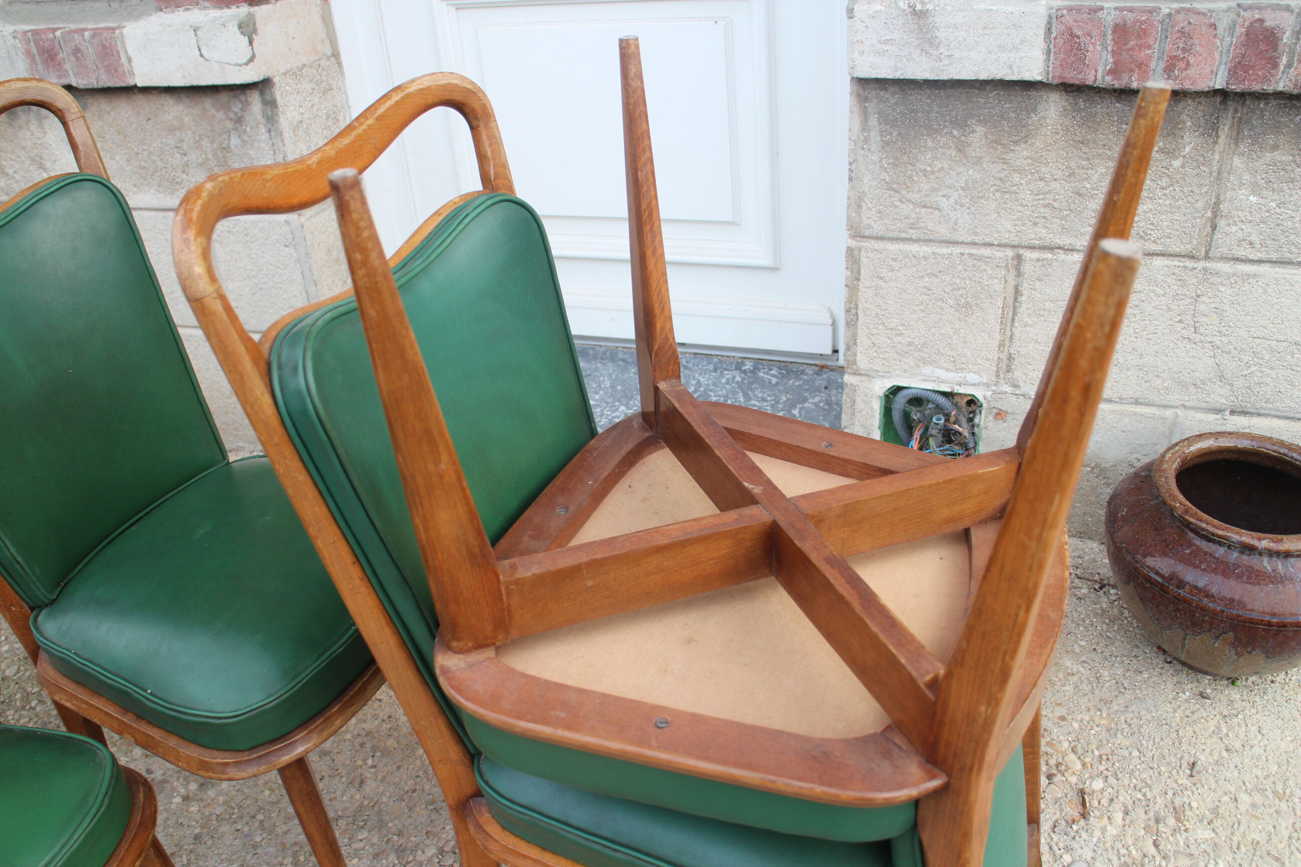 Série 6 chaises simili cuir vert 1950