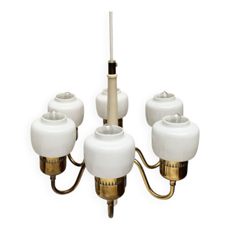 Swedish chandelier T526 from the mid-century by Hans-Agne Jakobsson for Hans-Agne Jakobsson AB.