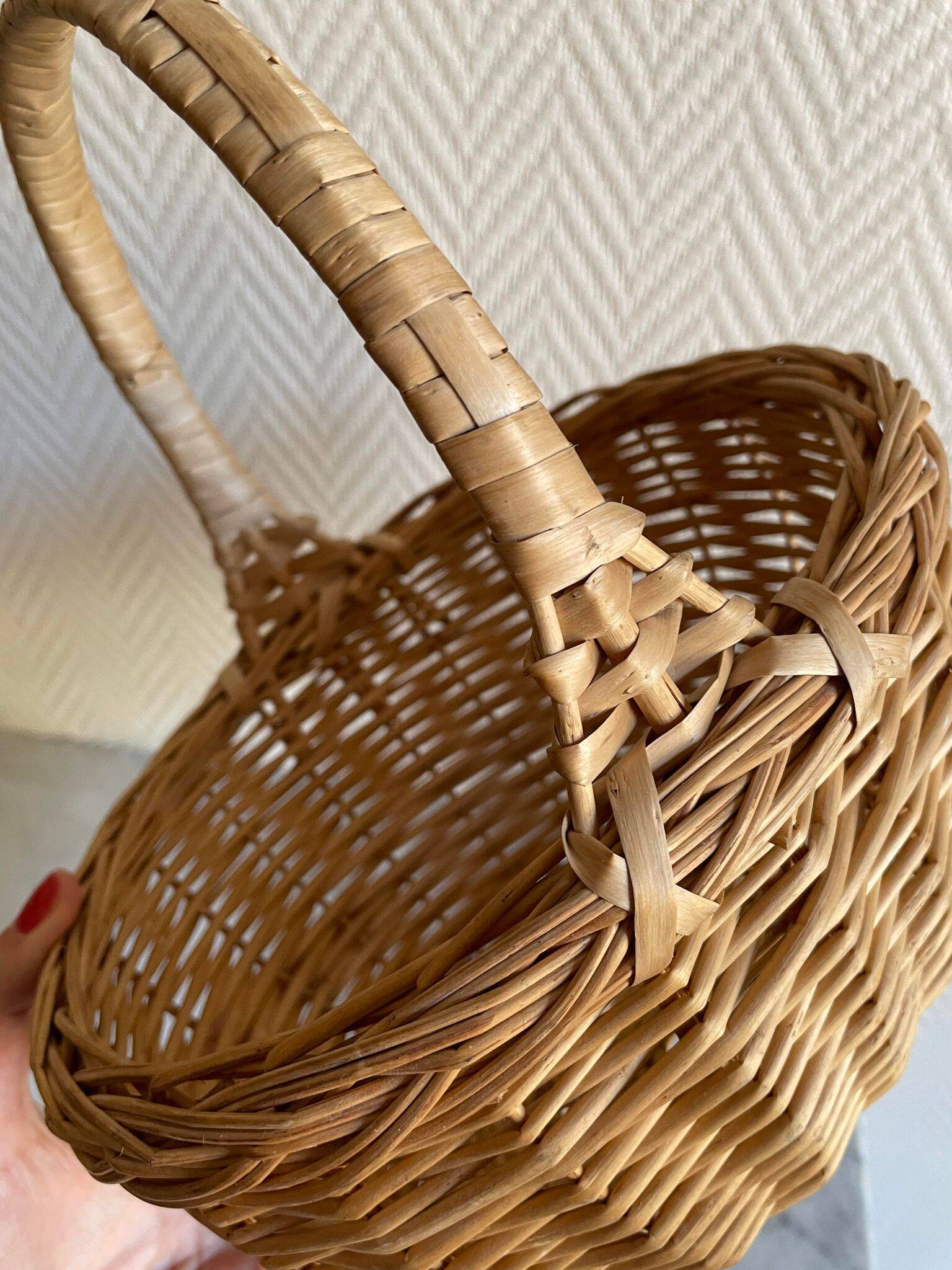 Small beige basket