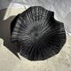 Coupe en teck noircie en forme de feuille ou fleur monoxyle H10 D41