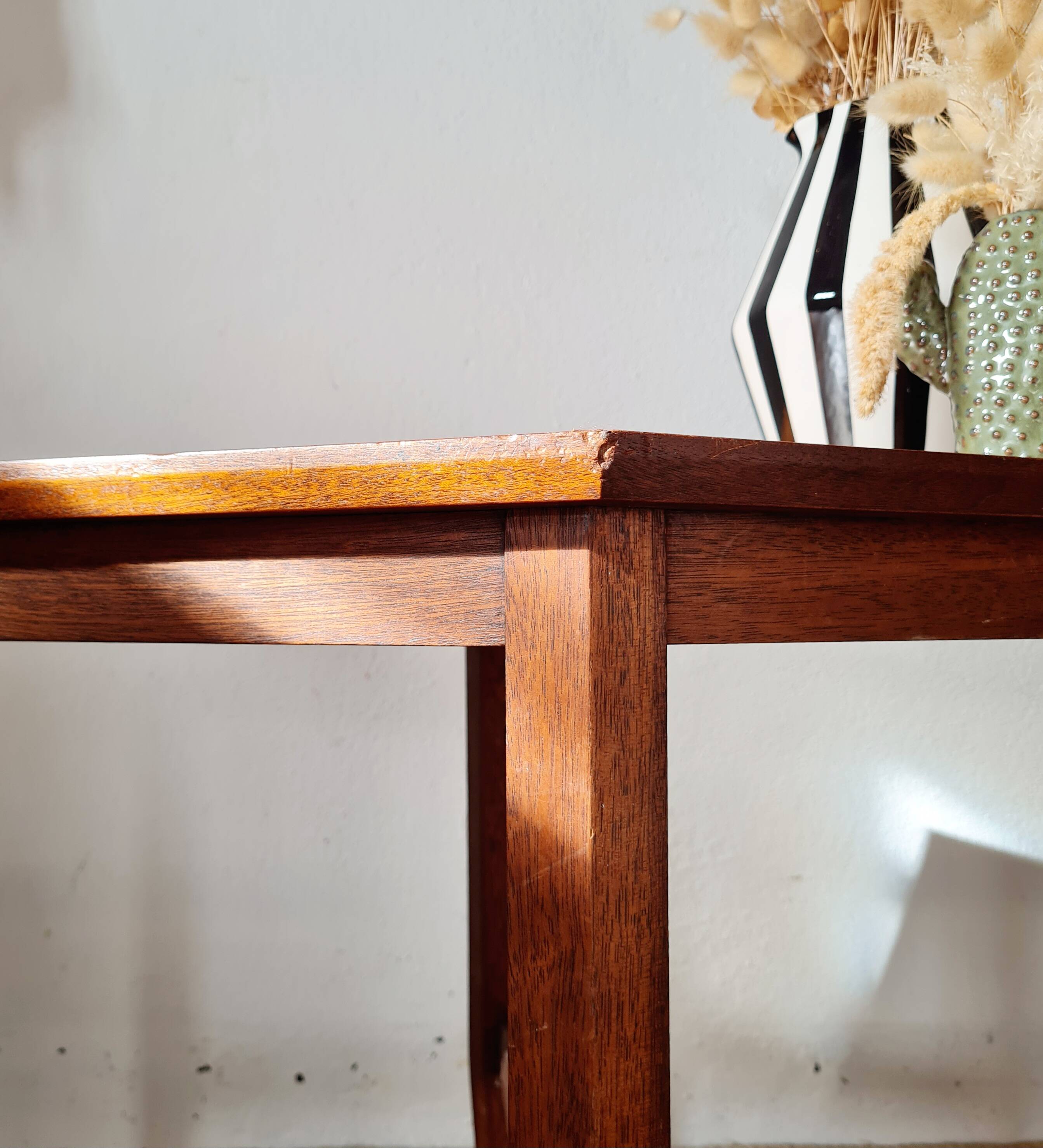 Petite table basse / Bout de canapé géométrique années 50-60