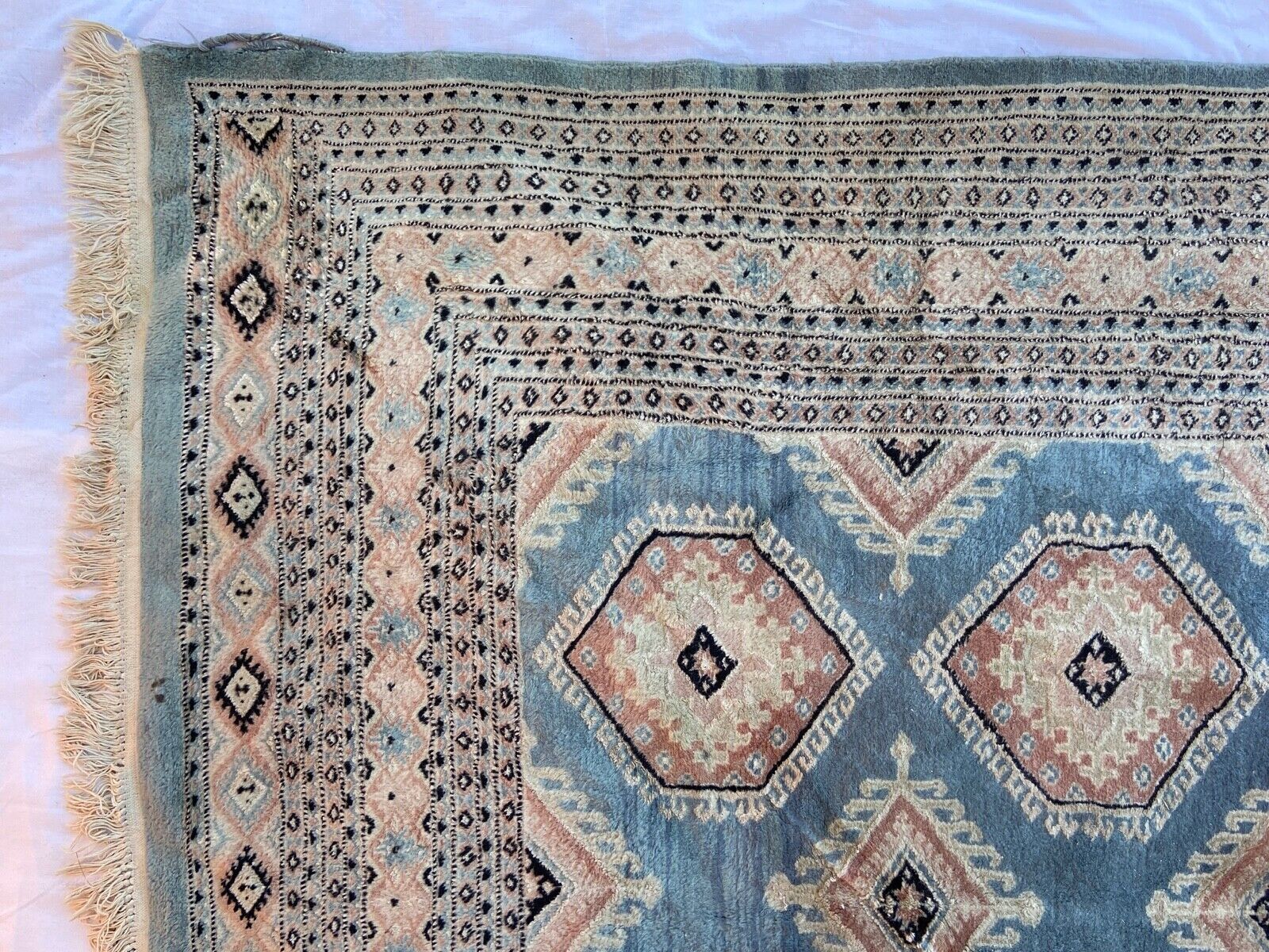 Tapis oriental fait main xxeme fond bleu 307 cm x 222 cm