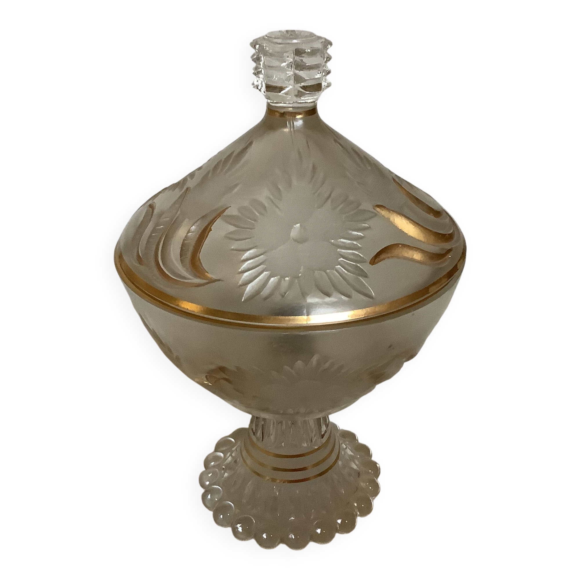 Pearl and gold bonbonnière base