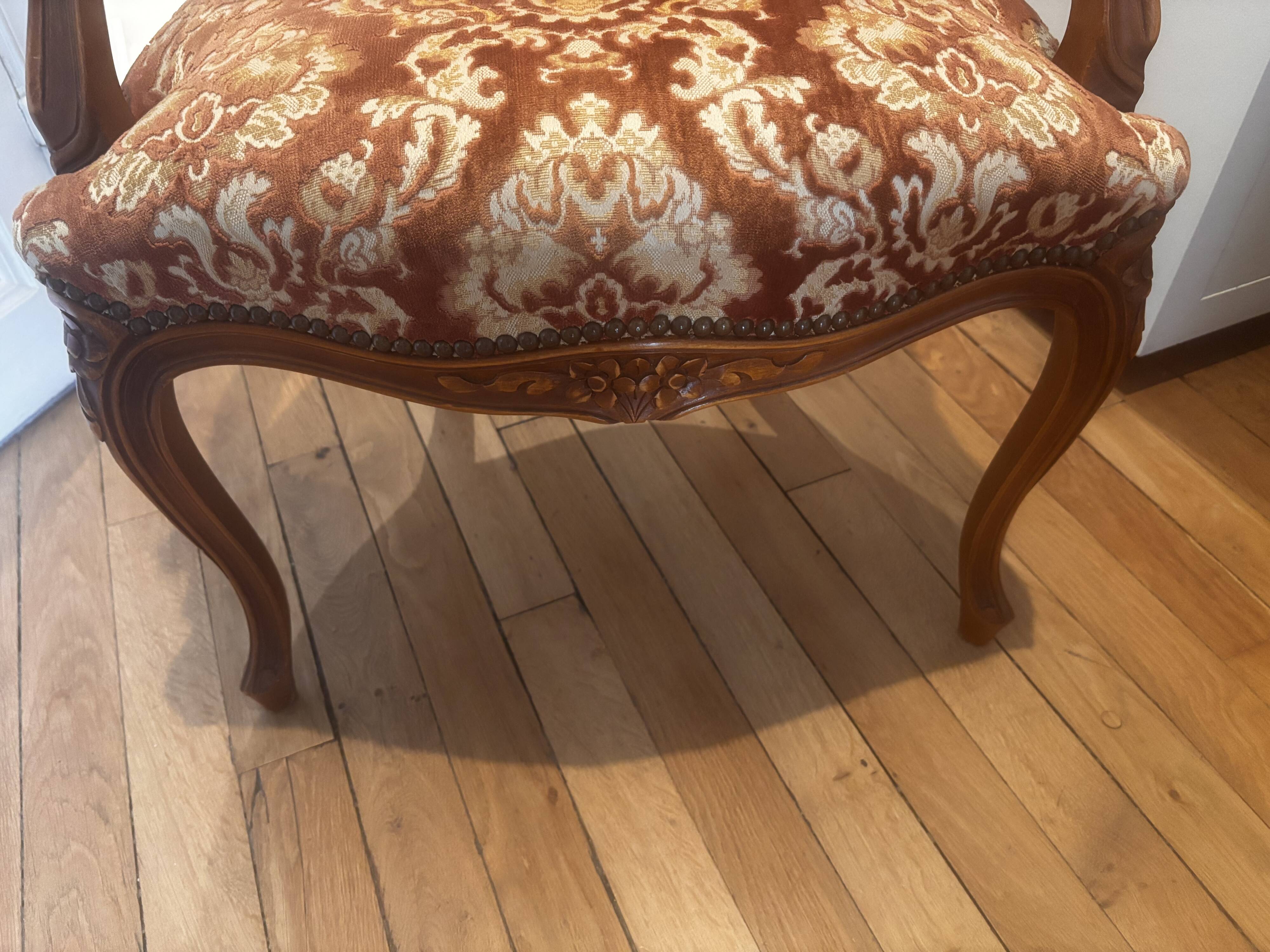 Fauteuil cabriolet style Louis XV