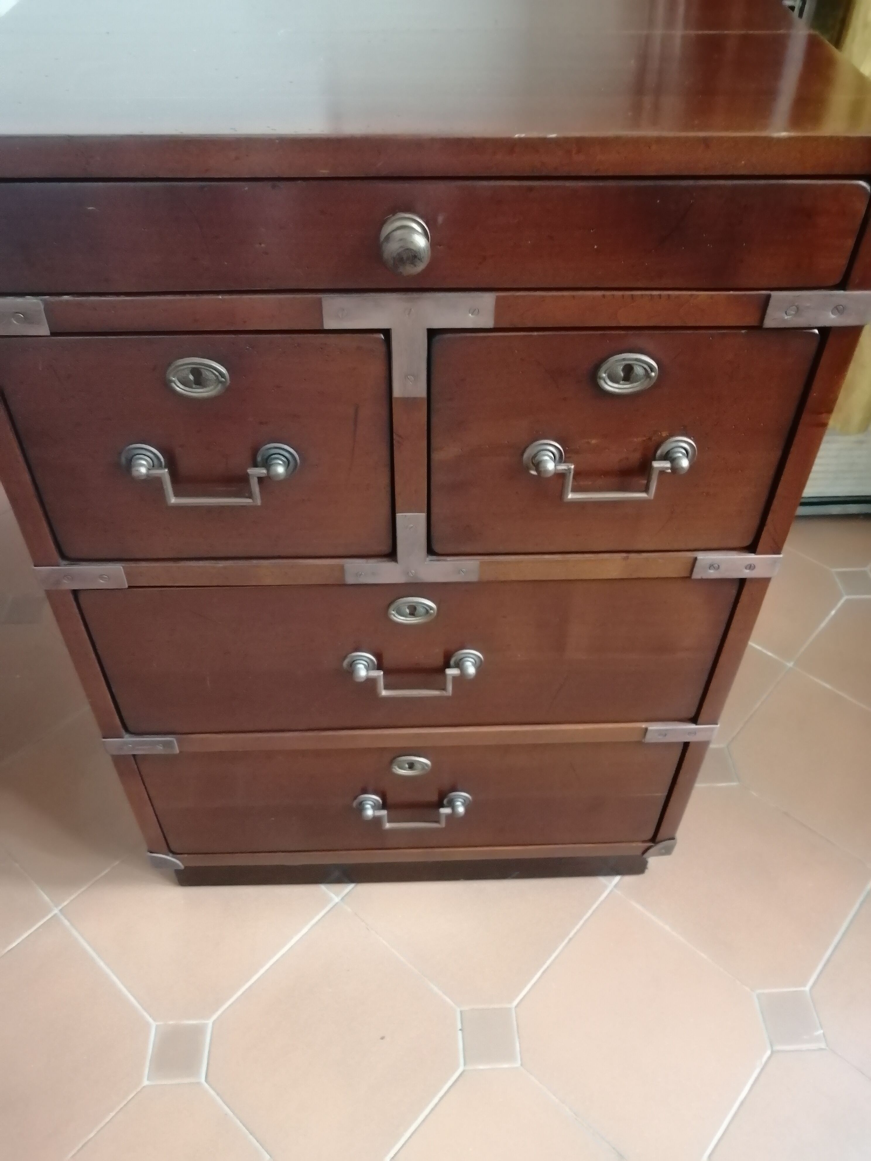 Meuble de style deco marine