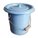 Bucket of ease 1900 enamelled chamber pot