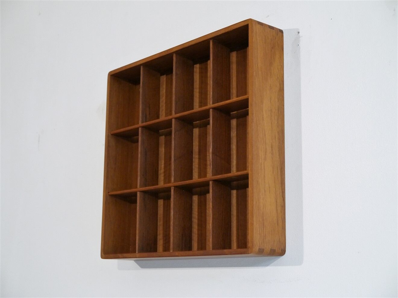 Etagere vintage en teck 1960