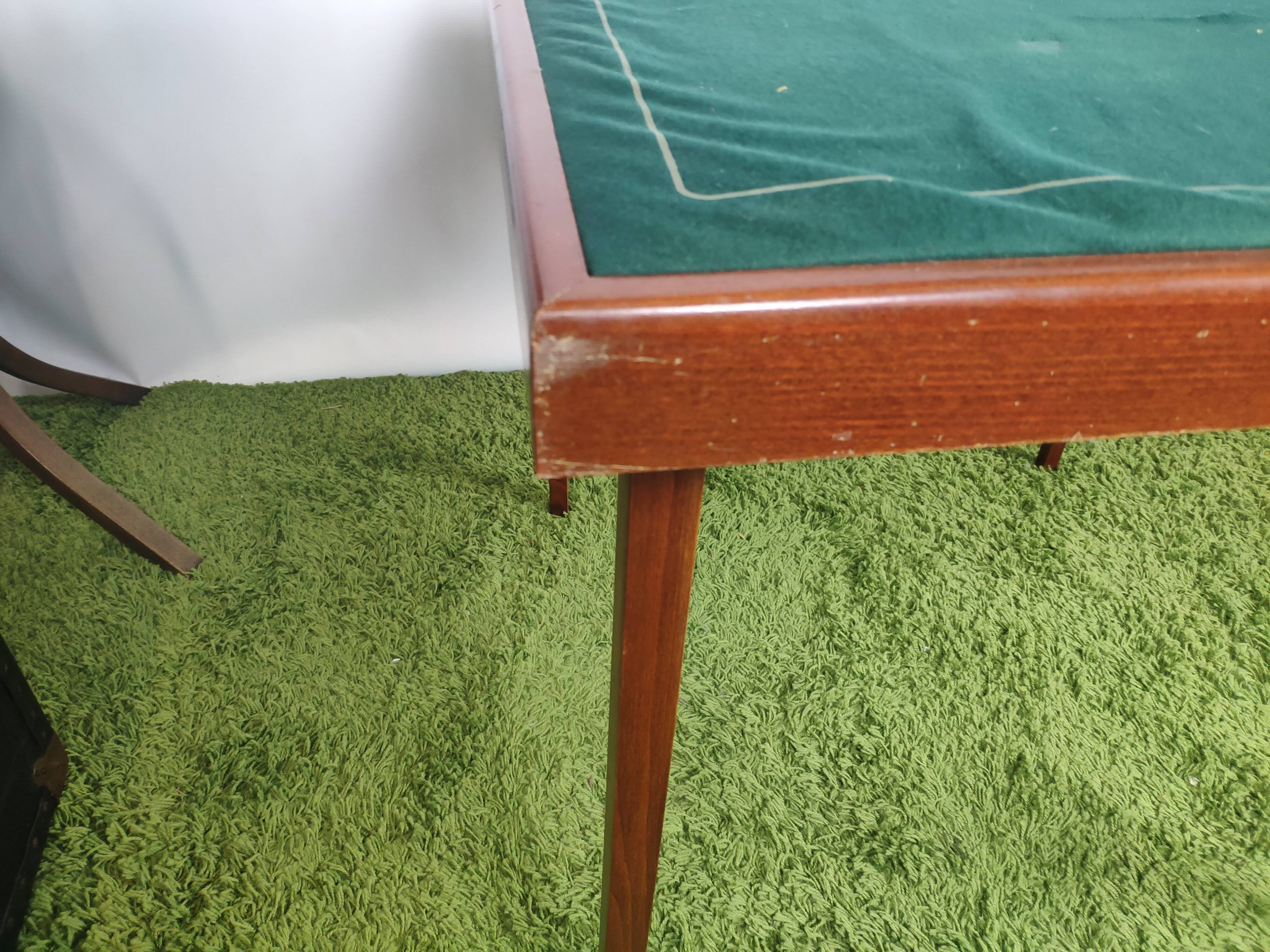 SMIR folding bridge table