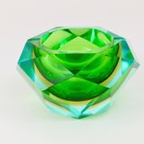 Faceted diamond ashtray in colour from the 1960s by Flavio Poli for Seguso, Murano, Italy.