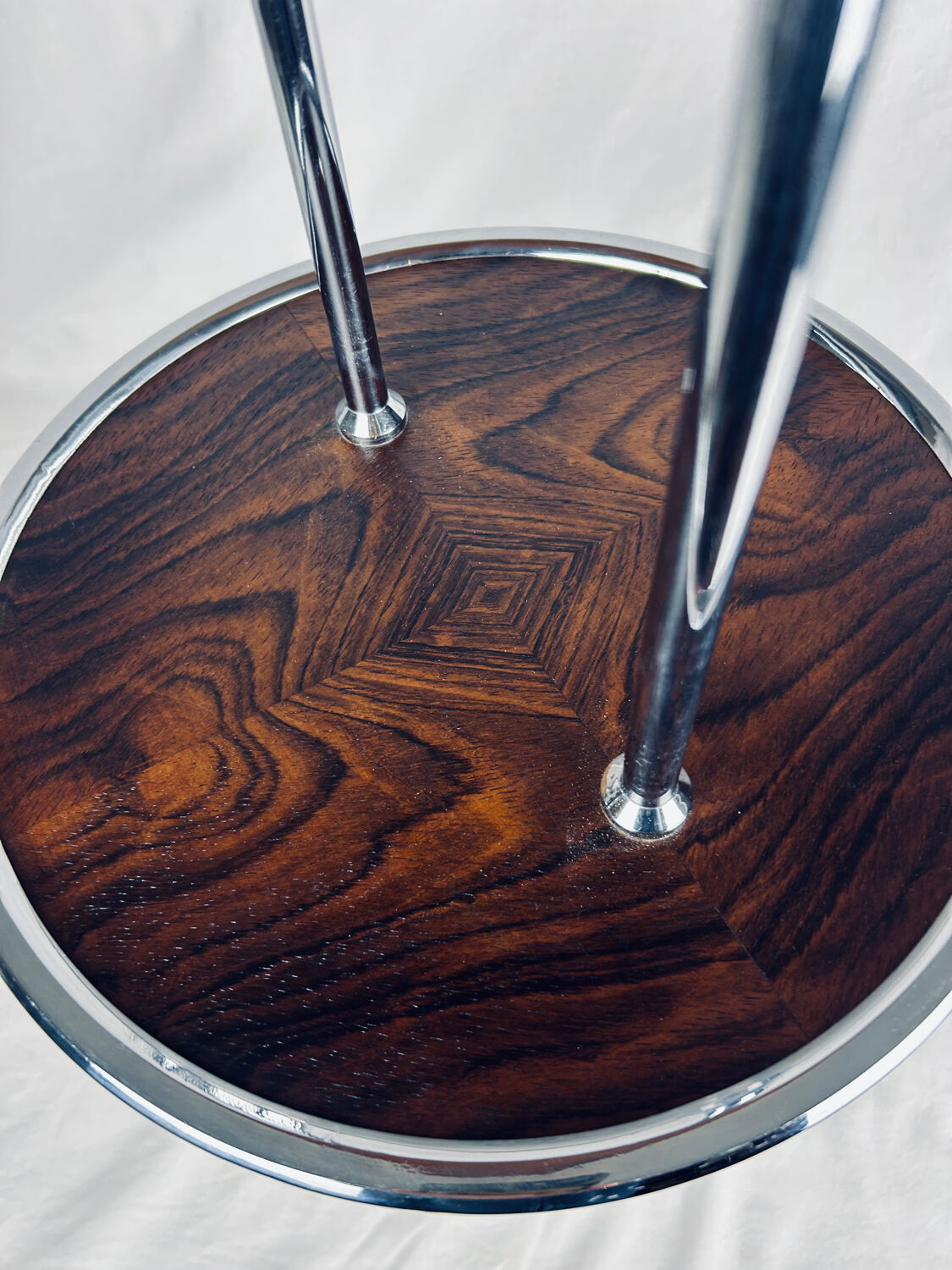 Art Deco Bauhaus style side table/pedestal table in wood and chrome-plated metal