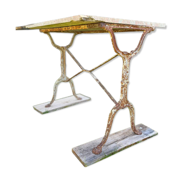 Bistro table