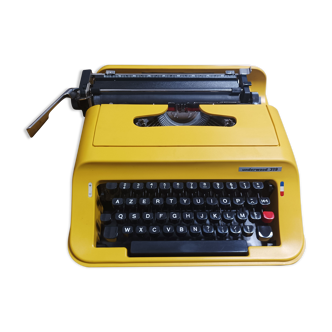 Underwood 319 Typewriter Yellow