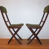 Set of 2 vintage folding chairs