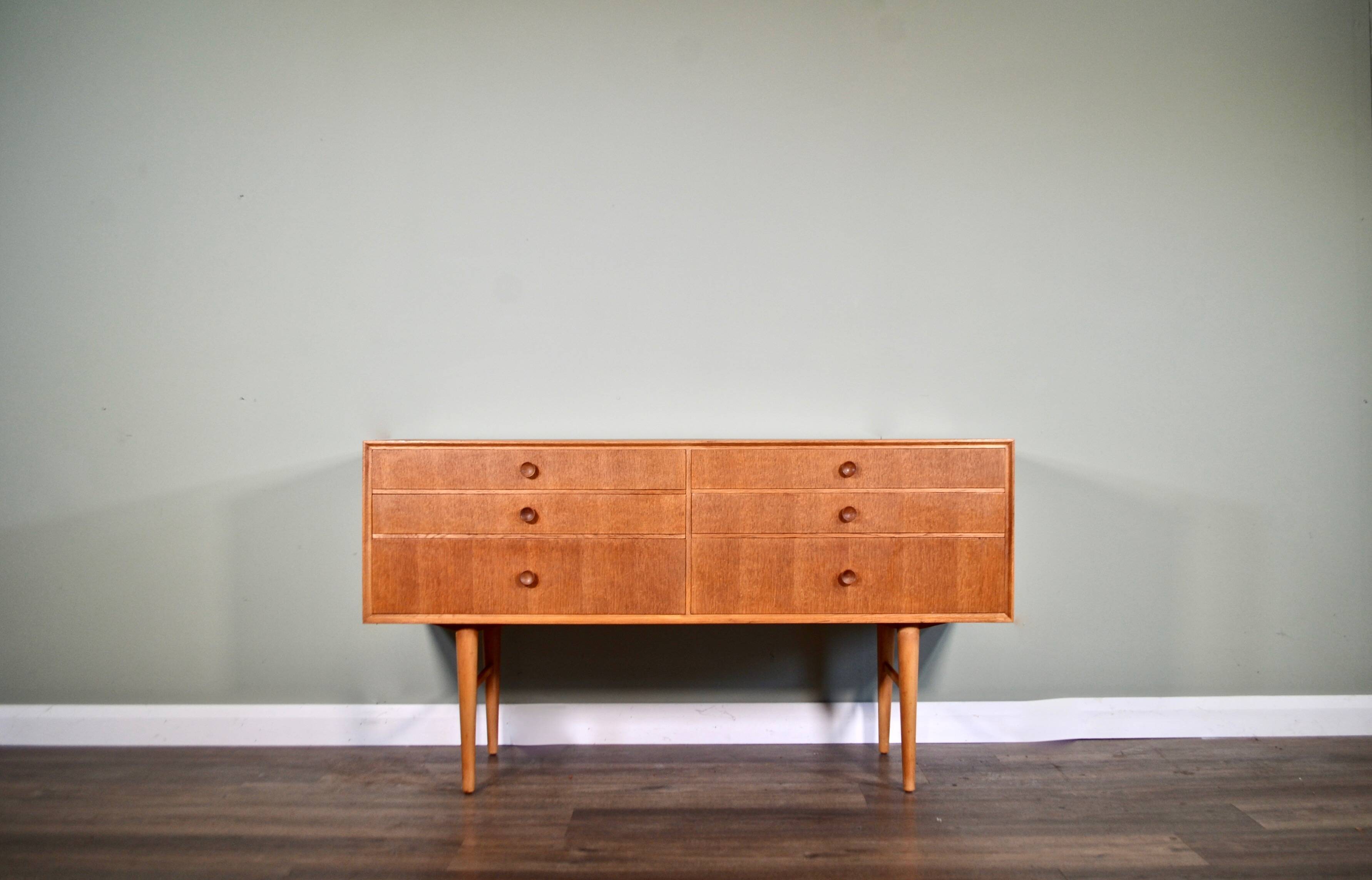 Midcentury Meredew Sideboard / Chest Of Drawers In Oak. Vintage Modern