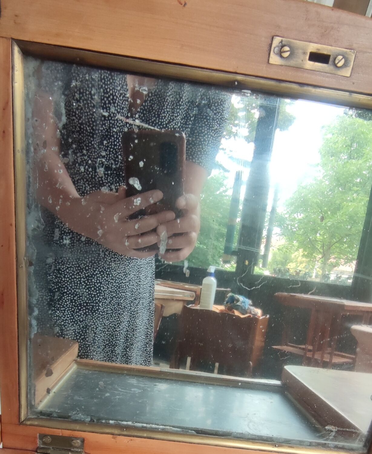 Dressing table