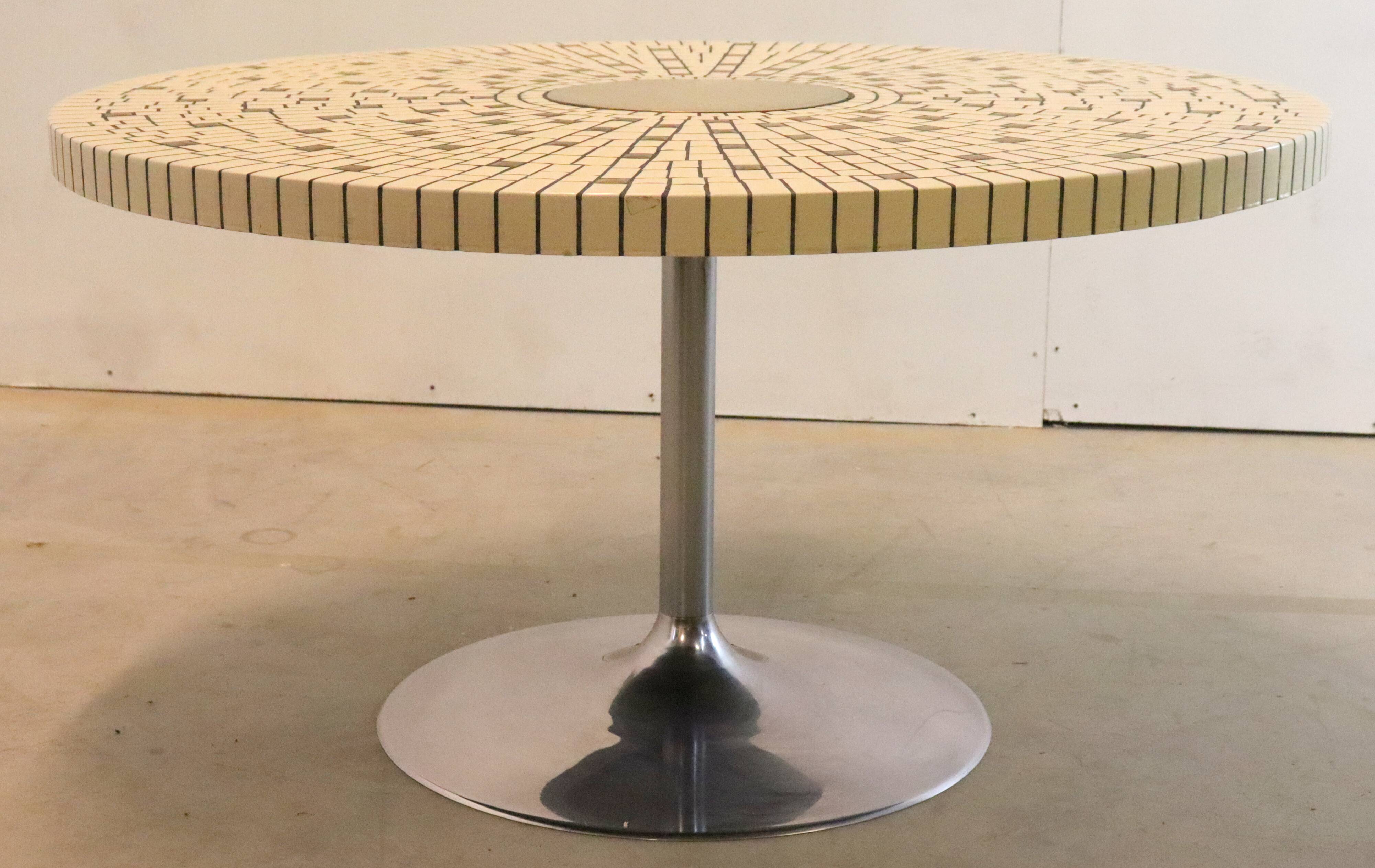 Table ronde mozaiektafel avec tulpvoet 'Schwalingen'