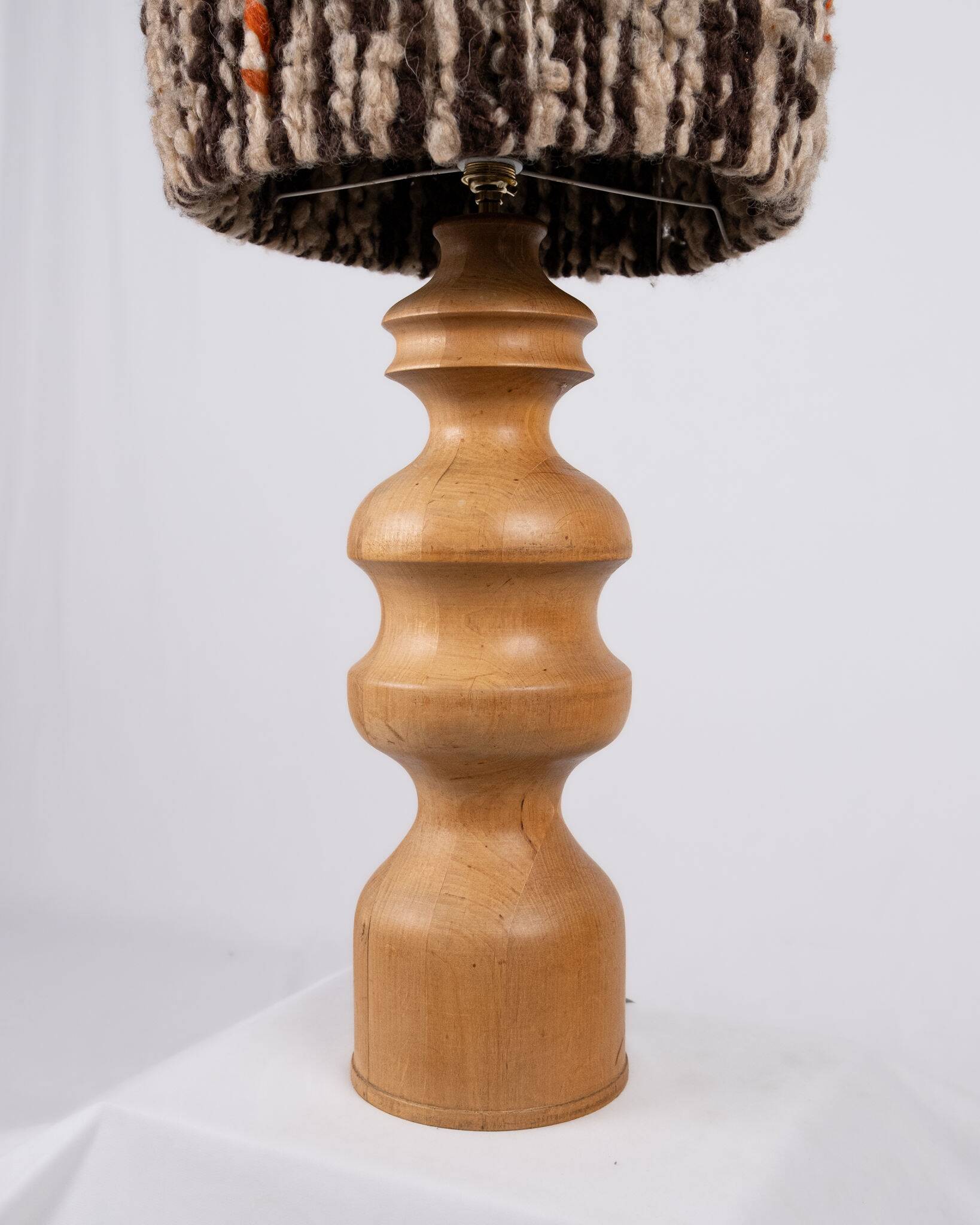 Large oak and wool lamp, French work from the 1960s.
