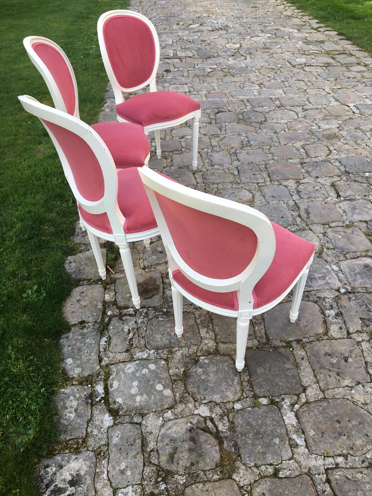 Série de chaises de style Louis XVI roses