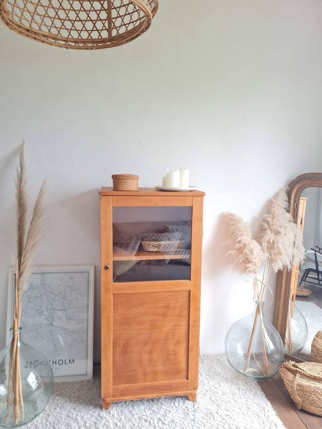 Parisian glass-fronted cupboard, type sideboard.