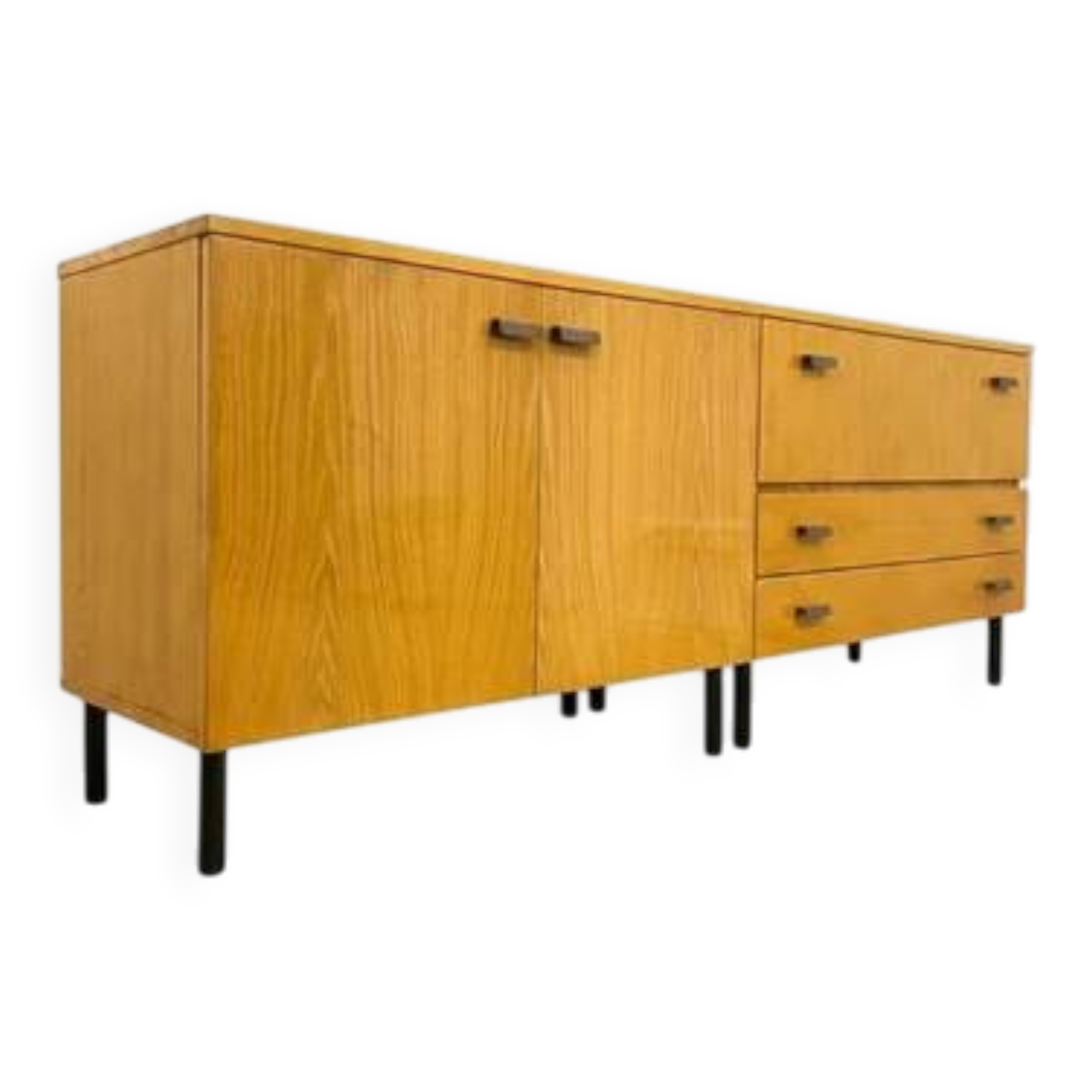 Commode rétro, intérieur, années 1960 (design tchèque)