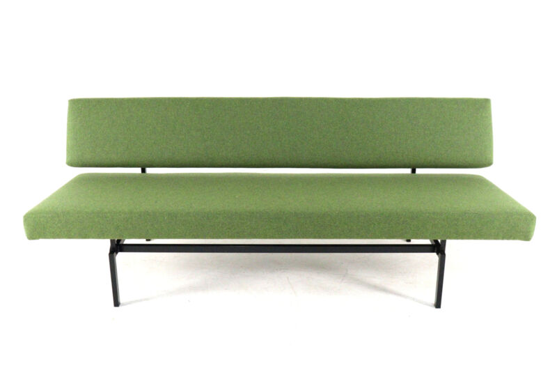 Sofa Gijs van der Sluis no. 540 - fully restored - original Dutch design