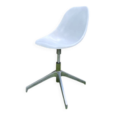 Swivel tulip chair