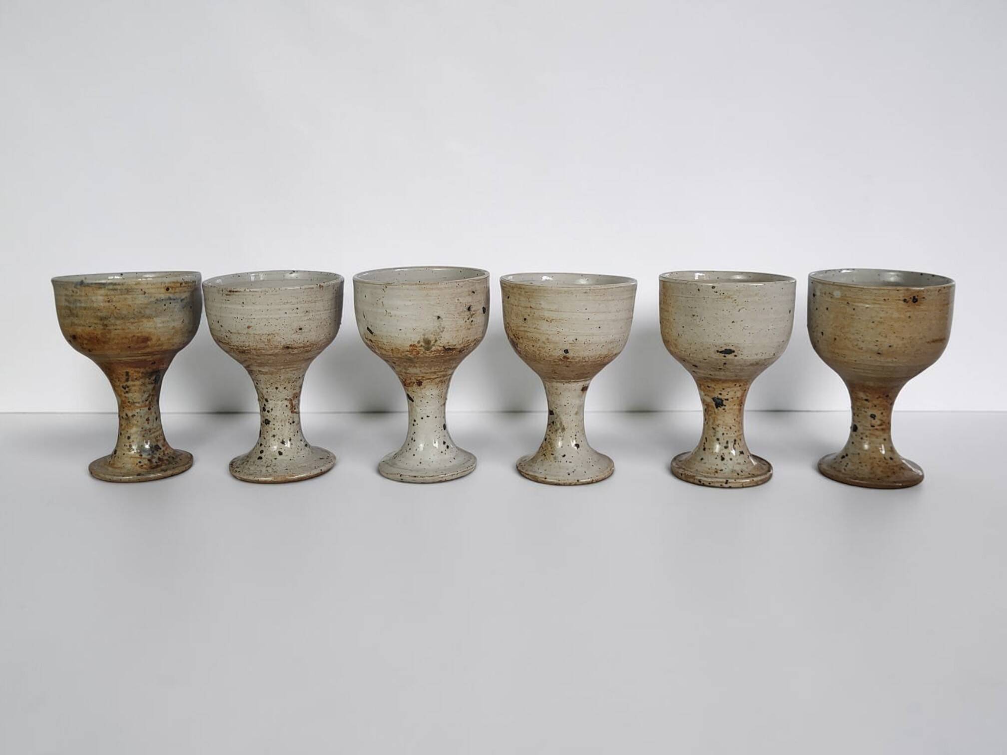 6 footed stoneware cups, Pottery of Vézelay - Albert Breton
