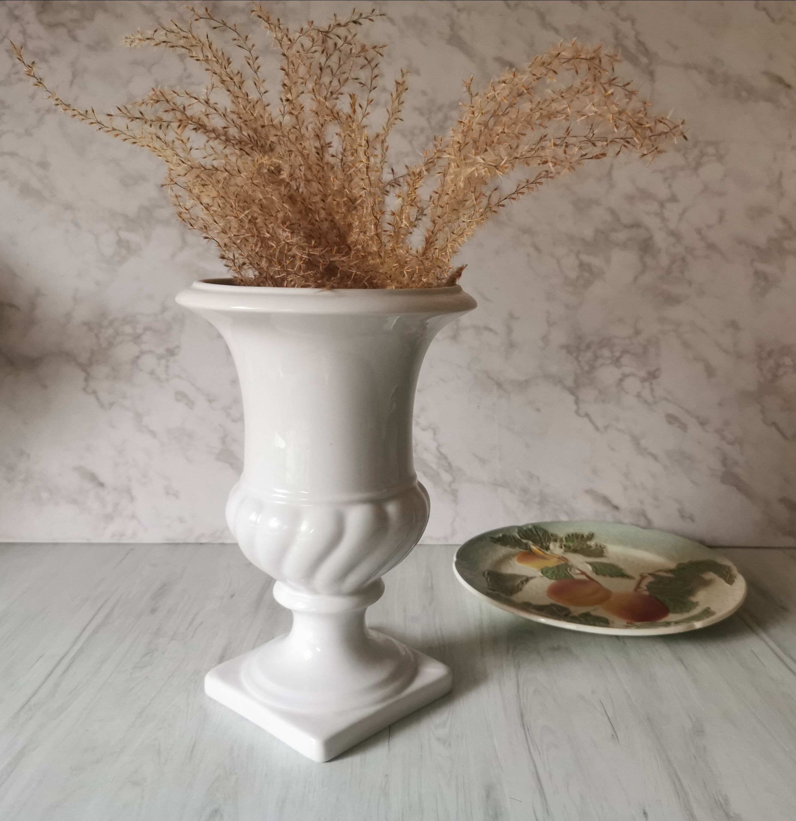 Medici porcelain vase