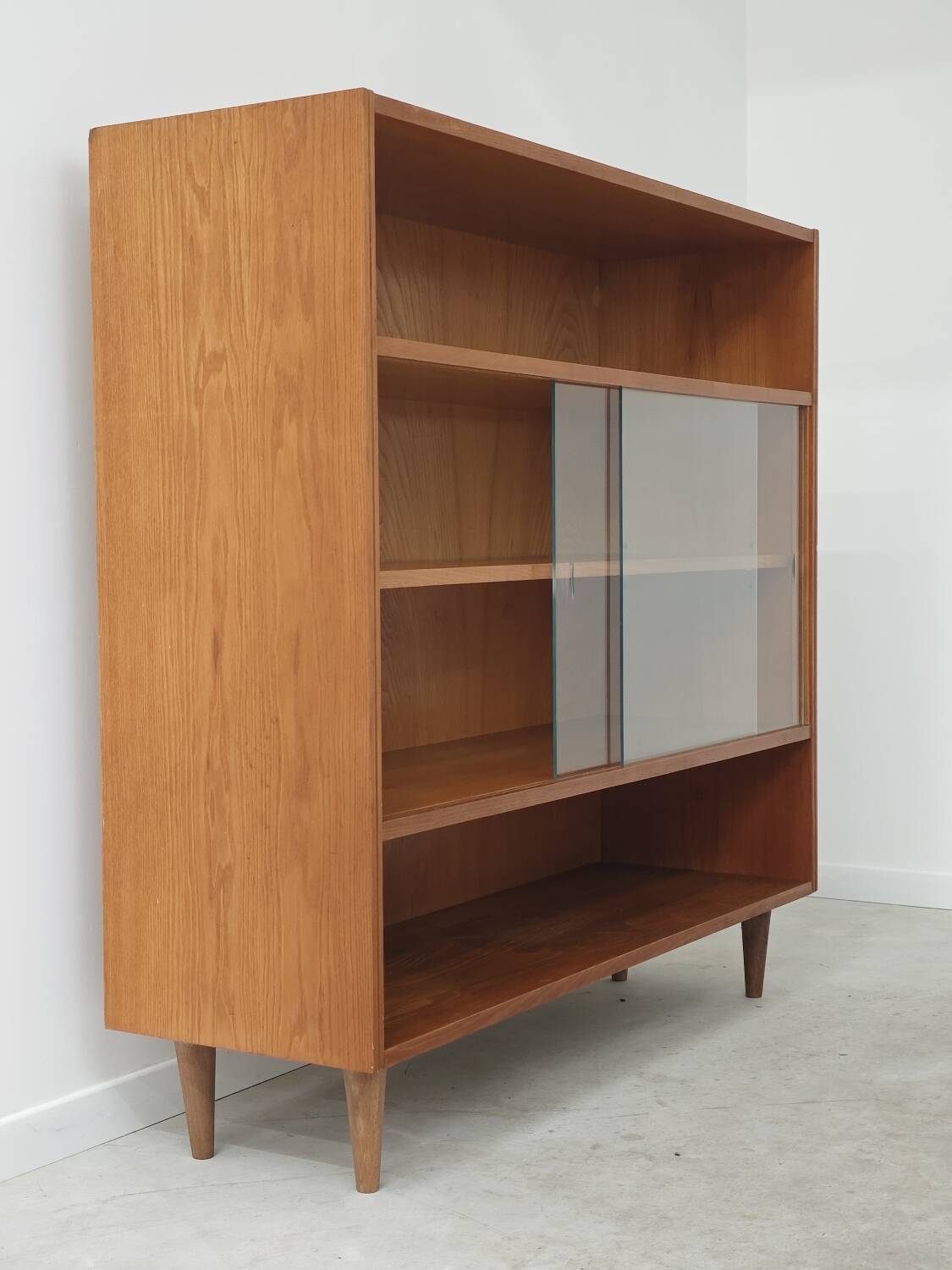 Libena 1960 glass display cabinet / bookcase