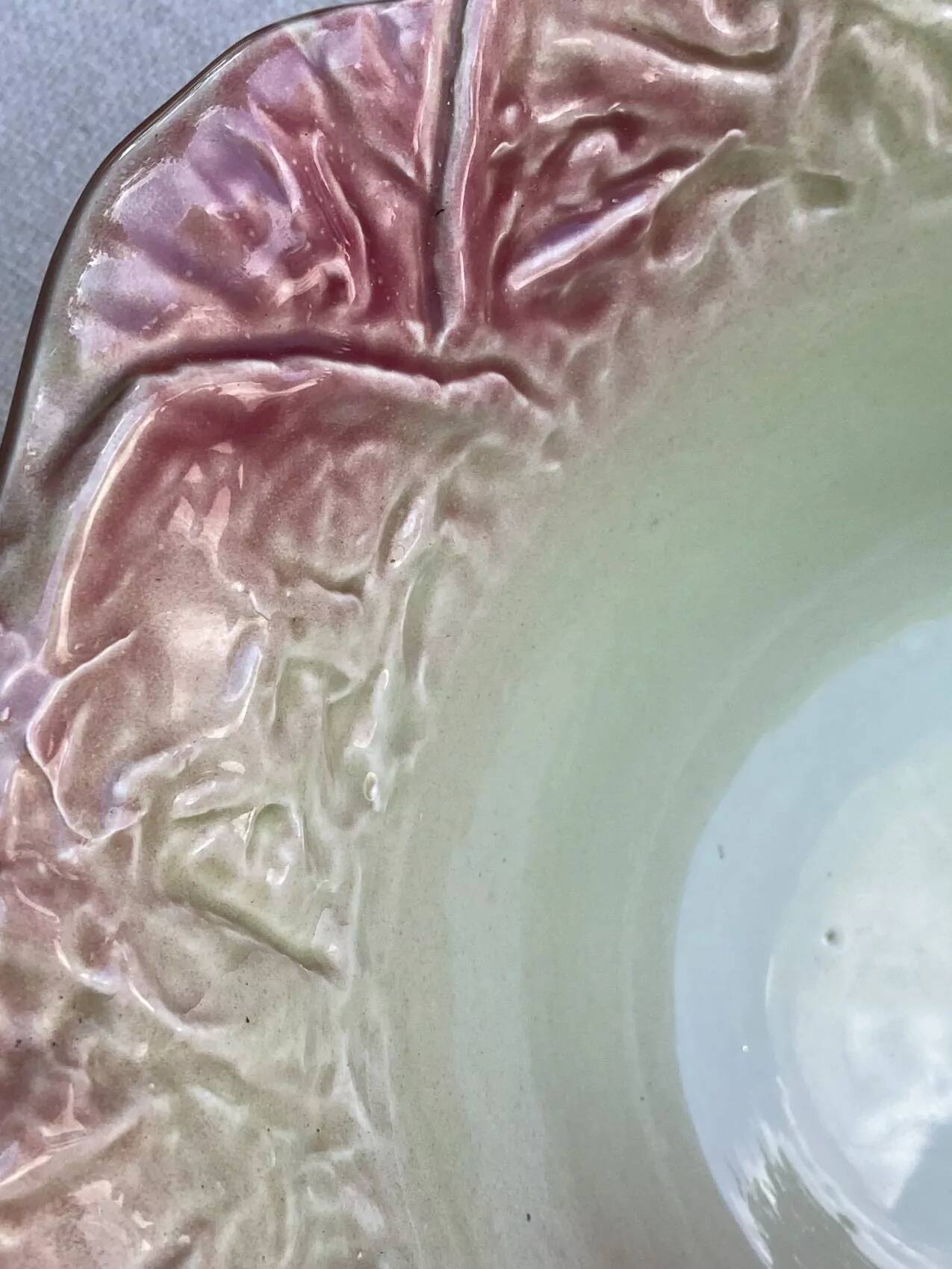 Large vintage salad bowl in the shape of a pink cabbage – barbotine earthenware – 1980s