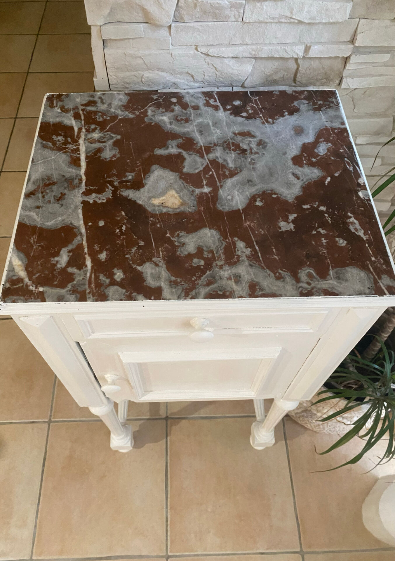 Chevet ancien dessus marbre